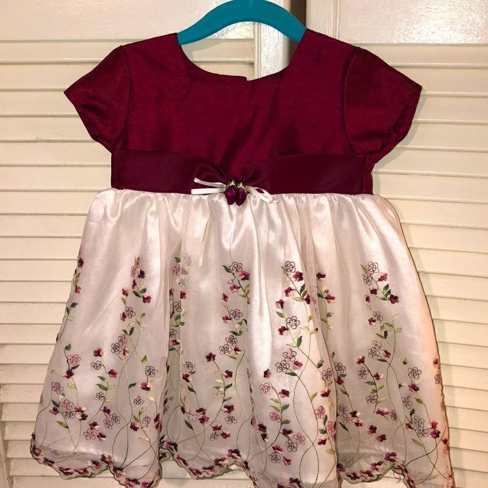Embroidered Lace over Satin W/Crinoline Rose 🌹 bud appliqué by Youngland 2T